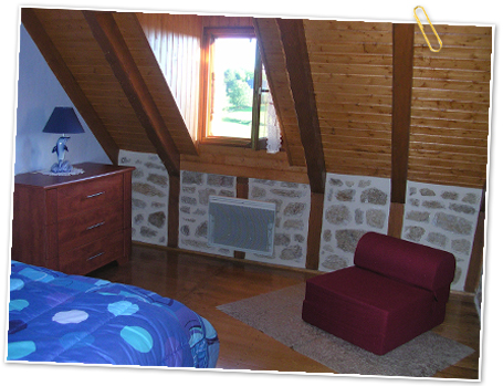 Chambre bleue (lit 2 places + lit 1 place)