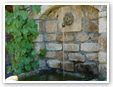 Fontaine devant le gîte